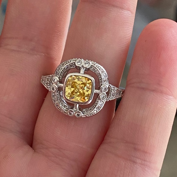 Jewelry - New Vintage 925 Silver Luxury Square Carving Ring